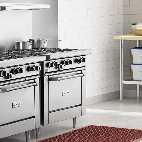 Garland G36-6R G Starfire Pro Series 36" Natural Gas 6 Burner Range with Space Saver Oven - Brand New